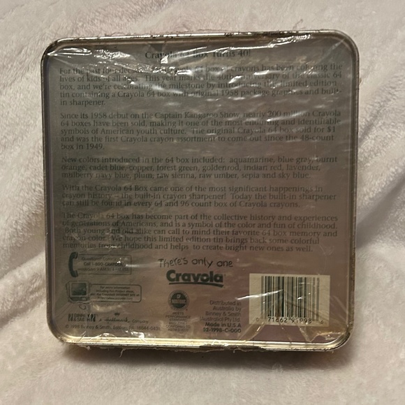 Vintage Crayola Collector Tin Original Packaging Crayons Inside 40th Anniversary - Picture 6 of 6